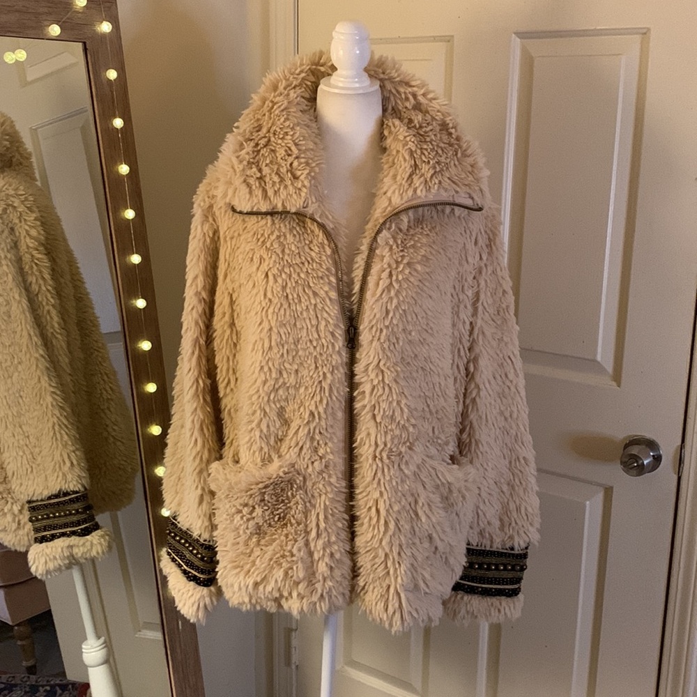 Free People! Angelina Embellished Sherpa Jacket Coat - Picture 5 of 16